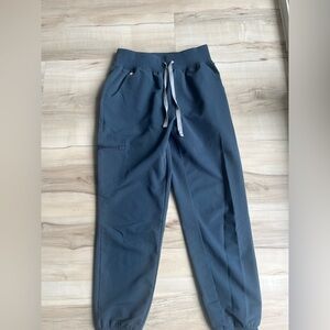 Women’s XS petite figs scrub joggers